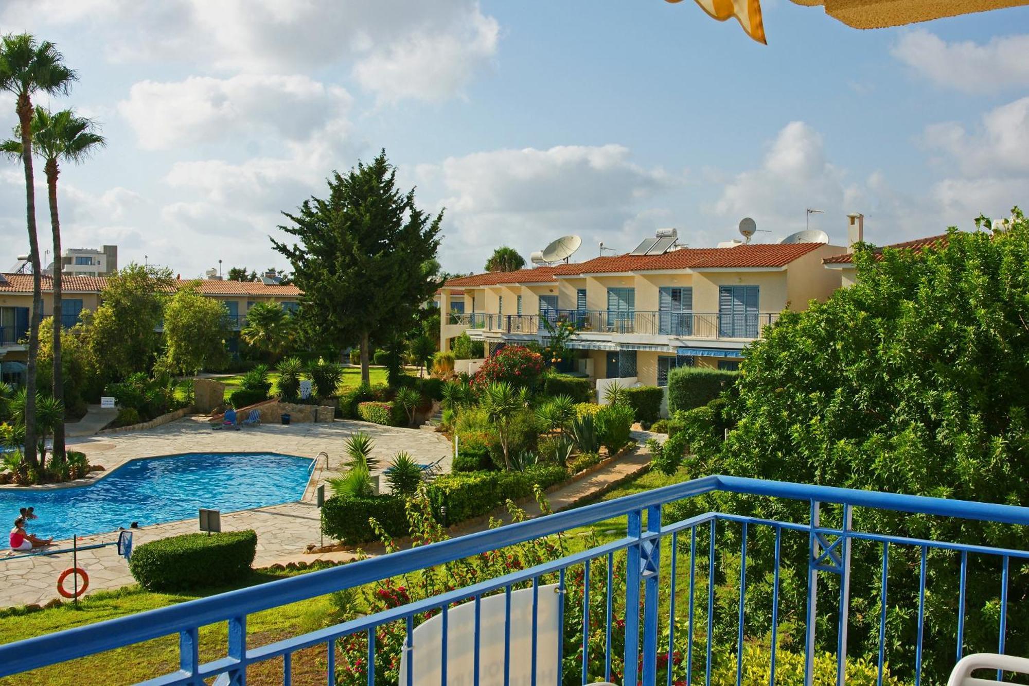 Resitour Paradise Gardens Paphos Exterior photo