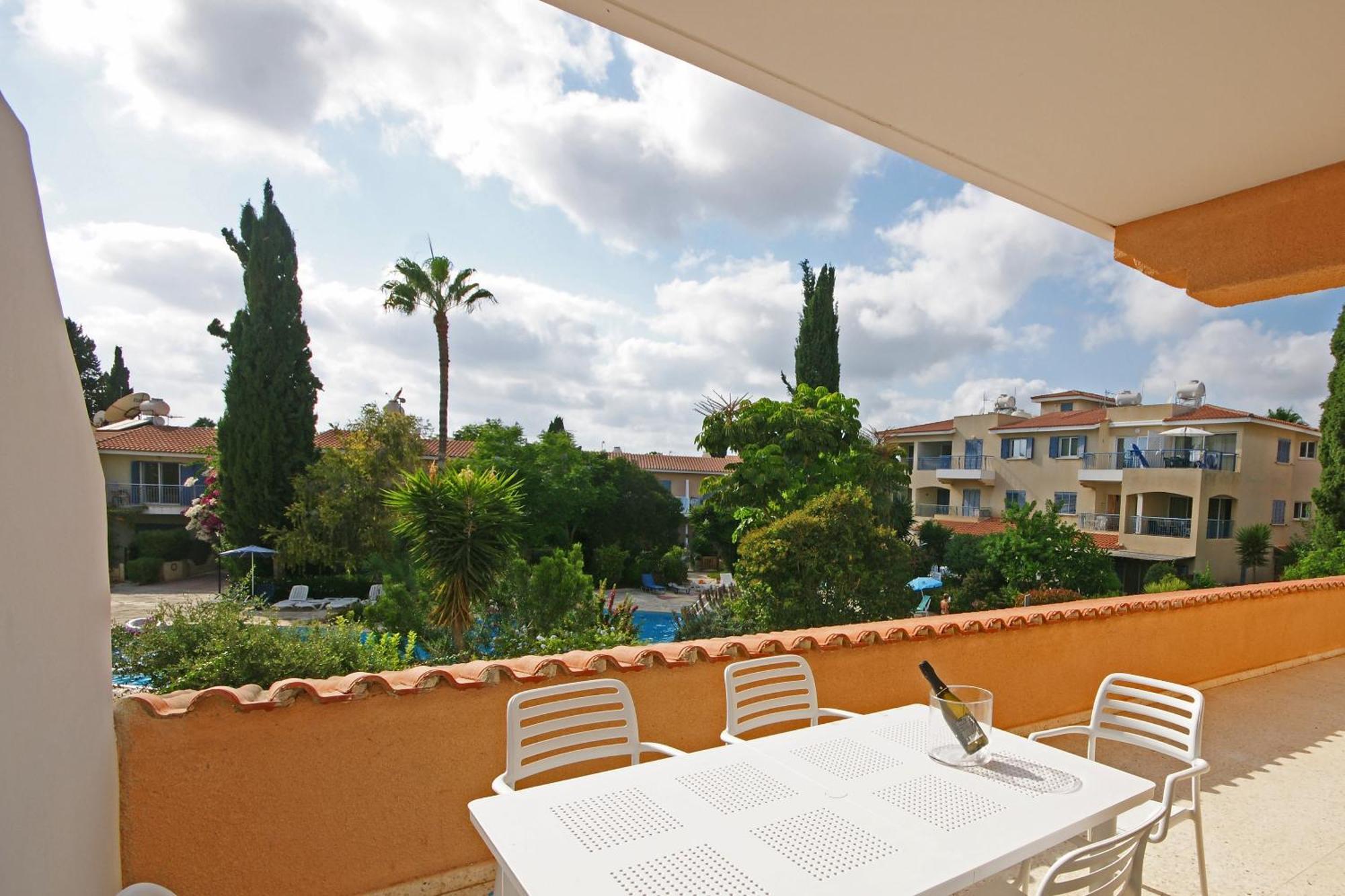 Resitour Paradise Gardens Paphos Exterior photo